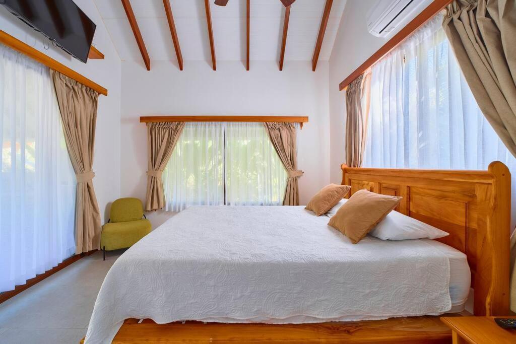 Casa Kristel - Exquisite Getaway Holiday home *