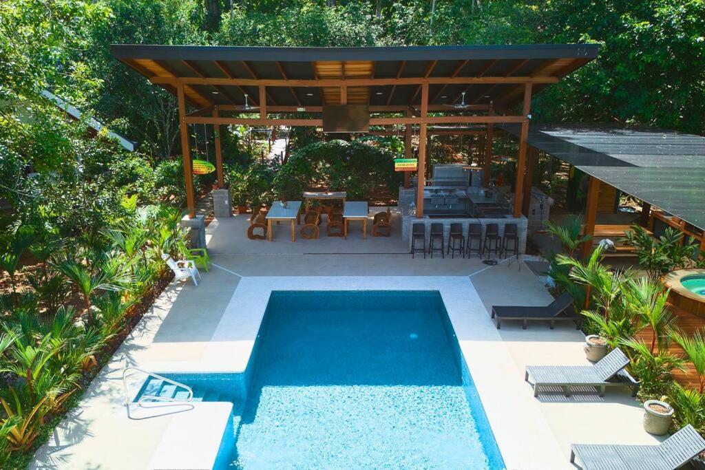 Casa Kristel - Exquisite Getaway Holiday home